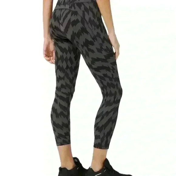 NWT Lululemon Invigorate High Rise Tight 25" Leggings  Size 2 - Picture 2 of 6